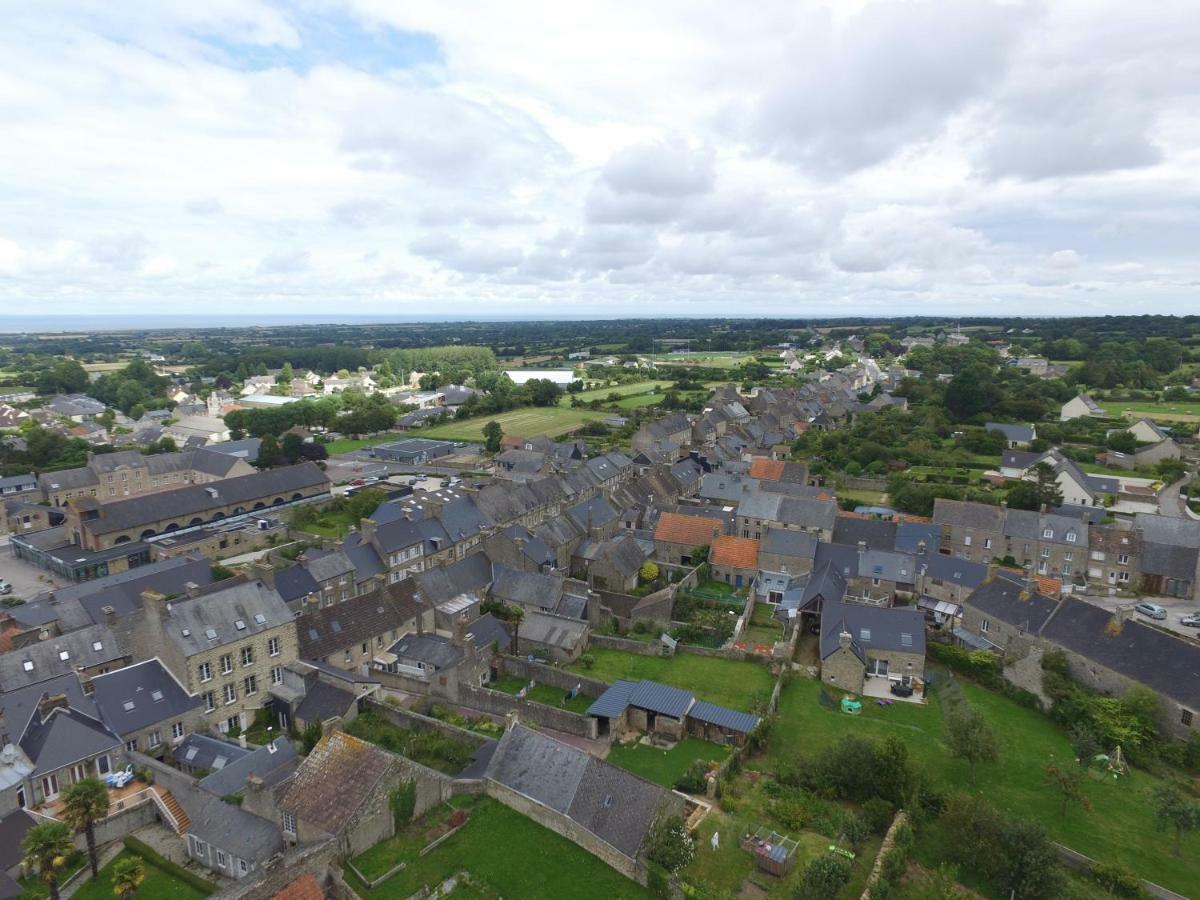 La Tourelle En Normandie Saint-Pierre-Eglise Exterior photo
